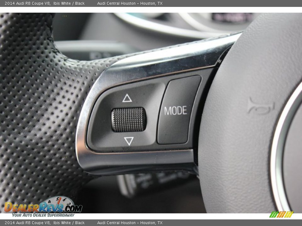 Controls of 2014 Audi R8 Coupe V8 Photo #33