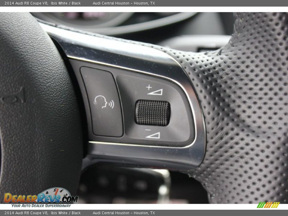 Controls of 2014 Audi R8 Coupe V8 Photo #34