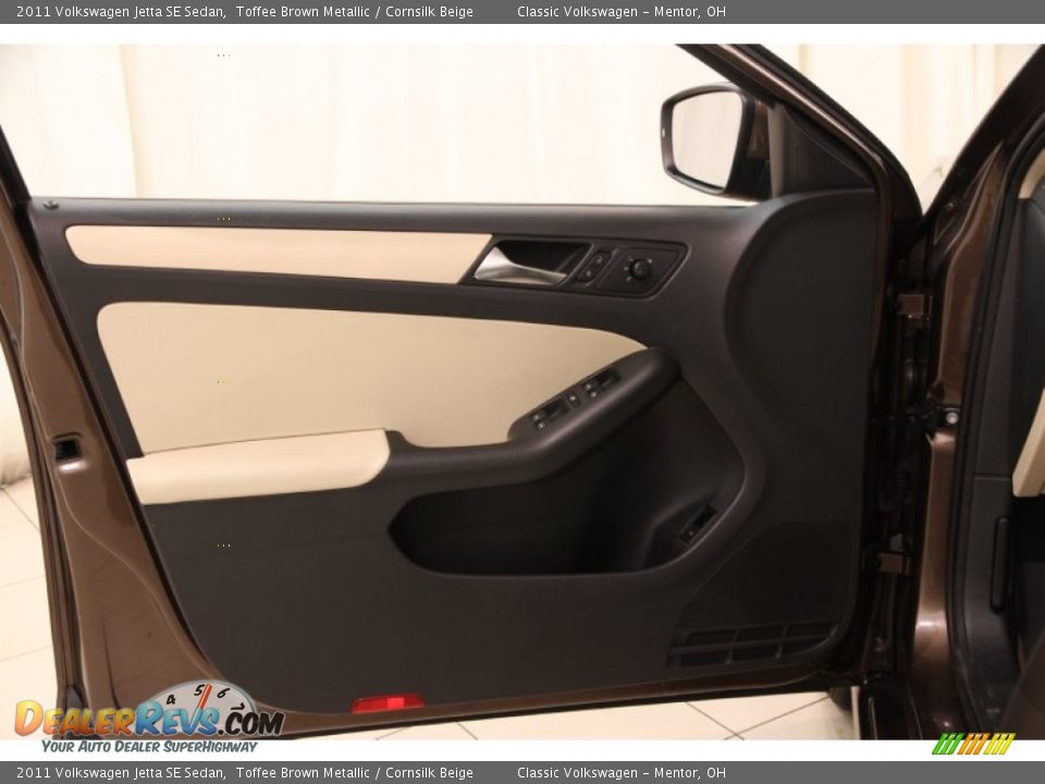 2011 Volkswagen Jetta SE Sedan Toffee Brown Metallic / Cornsilk Beige Photo #4
