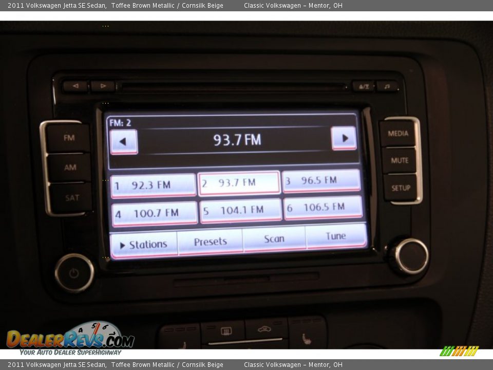 2011 Volkswagen Jetta SE Sedan Toffee Brown Metallic / Cornsilk Beige Photo #11