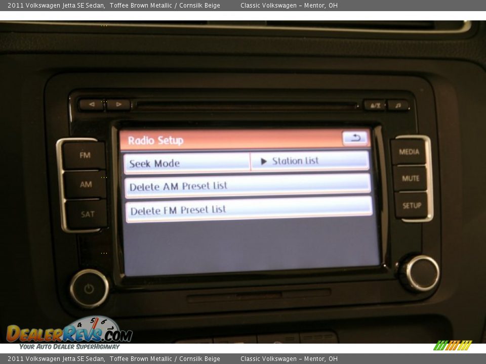 2011 Volkswagen Jetta SE Sedan Toffee Brown Metallic / Cornsilk Beige Photo #15