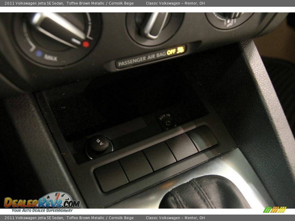 2011 Volkswagen Jetta SE Sedan Toffee Brown Metallic / Cornsilk Beige Photo #21