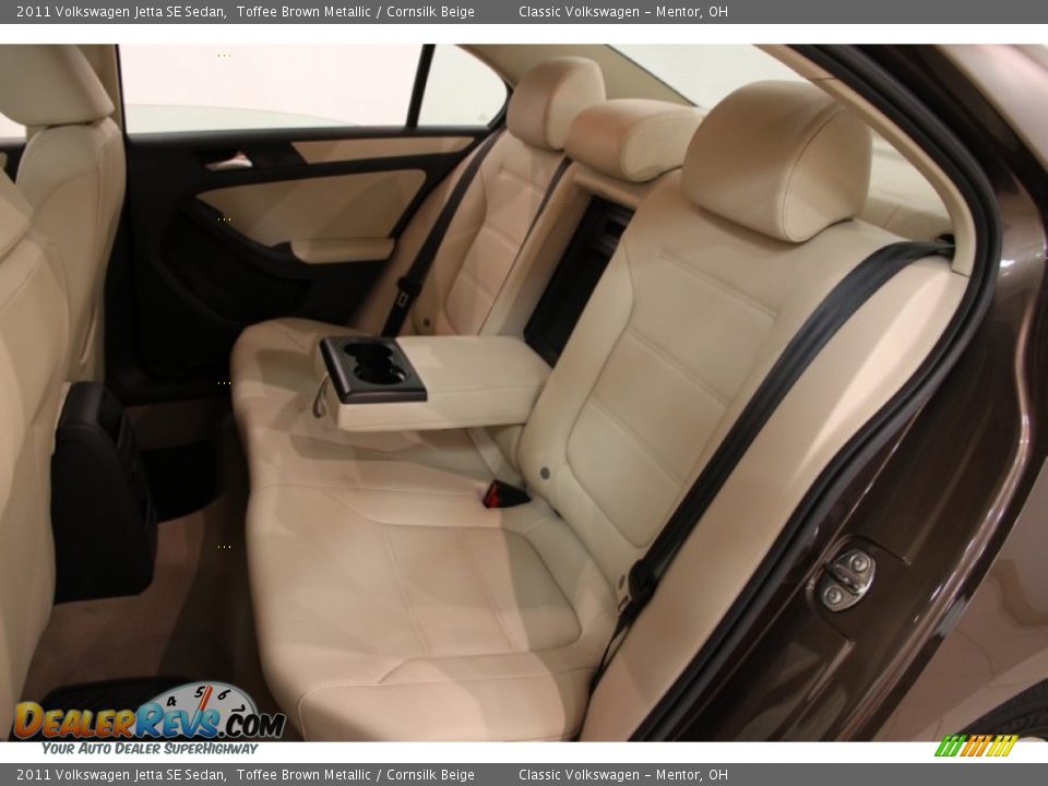 2011 Volkswagen Jetta SE Sedan Toffee Brown Metallic / Cornsilk Beige Photo #25