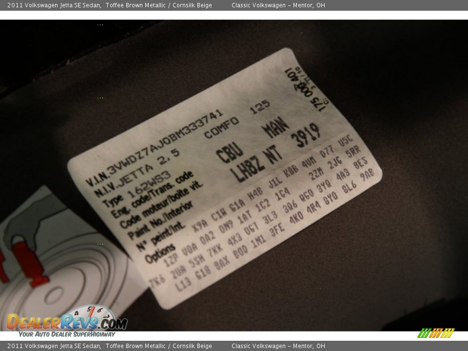 2011 Volkswagen Jetta SE Sedan Toffee Brown Metallic / Cornsilk Beige Photo #31