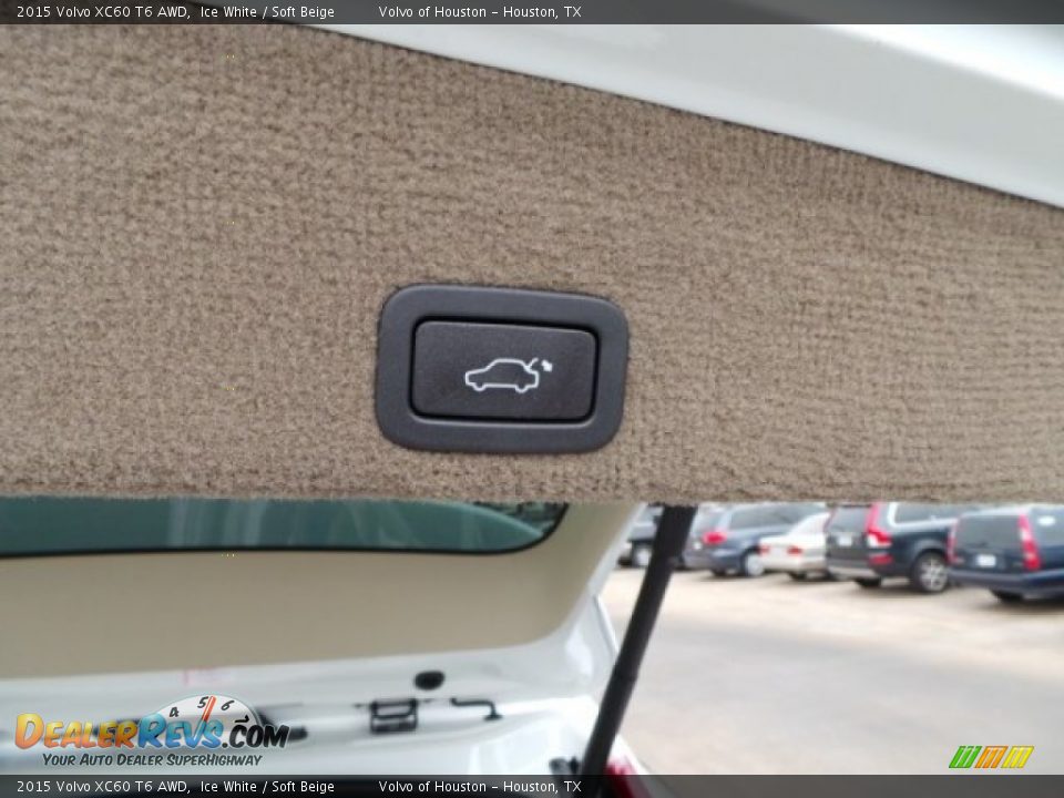 2015 Volvo XC60 T6 AWD Ice White / Soft Beige Photo #26