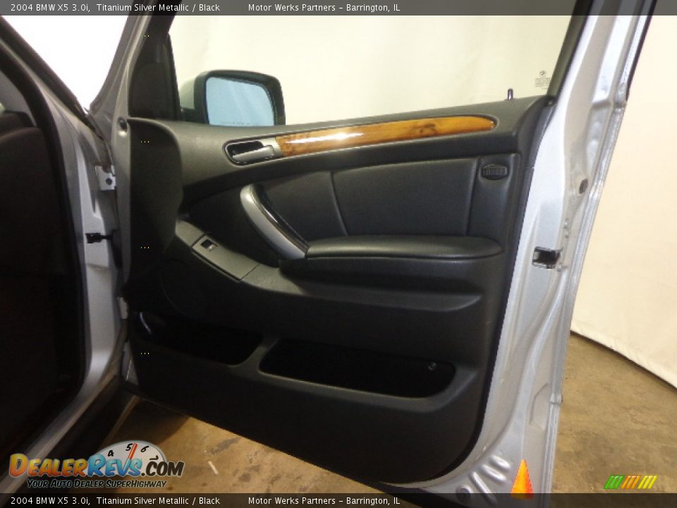 2004 BMW X5 3.0i Titanium Silver Metallic / Black Photo #31