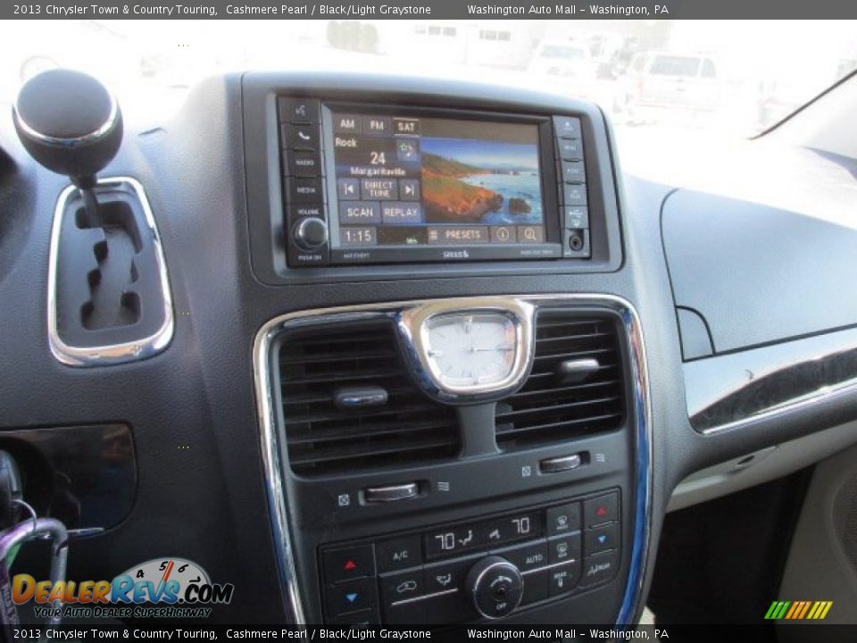 2013 Chrysler Town & Country Touring Cashmere Pearl / Black/Light Graystone Photo #14