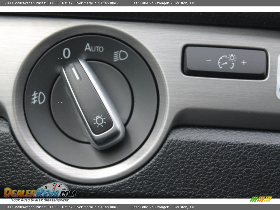 2014 Volkswagen Passat TDI SE Reflex Silver Metallic / Titan Black Photo #26