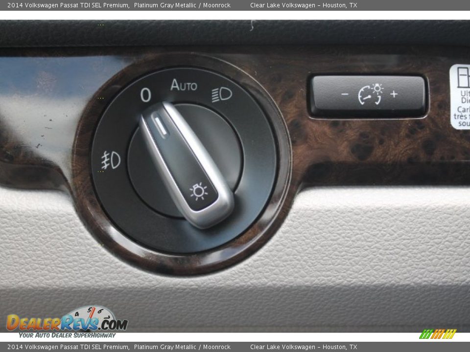 2014 Volkswagen Passat TDI SEL Premium Platinum Gray Metallic / Moonrock Photo #26