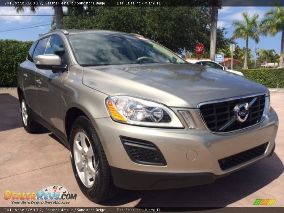 Front 3/4 View of 2011 Volvo XC60 3.2 Photo #7