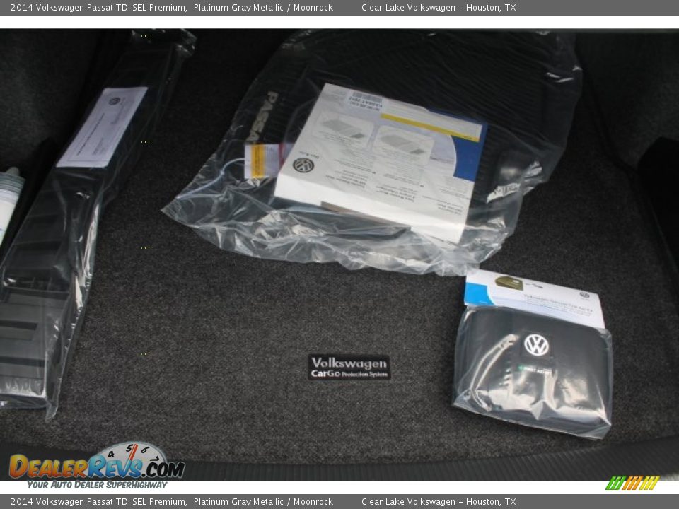 2014 Volkswagen Passat TDI SEL Premium Platinum Gray Metallic / Moonrock Photo #31