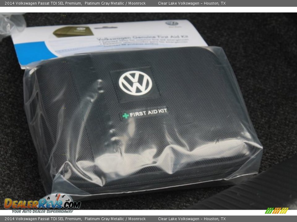 2014 Volkswagen Passat TDI SEL Premium Platinum Gray Metallic / Moonrock Photo #32