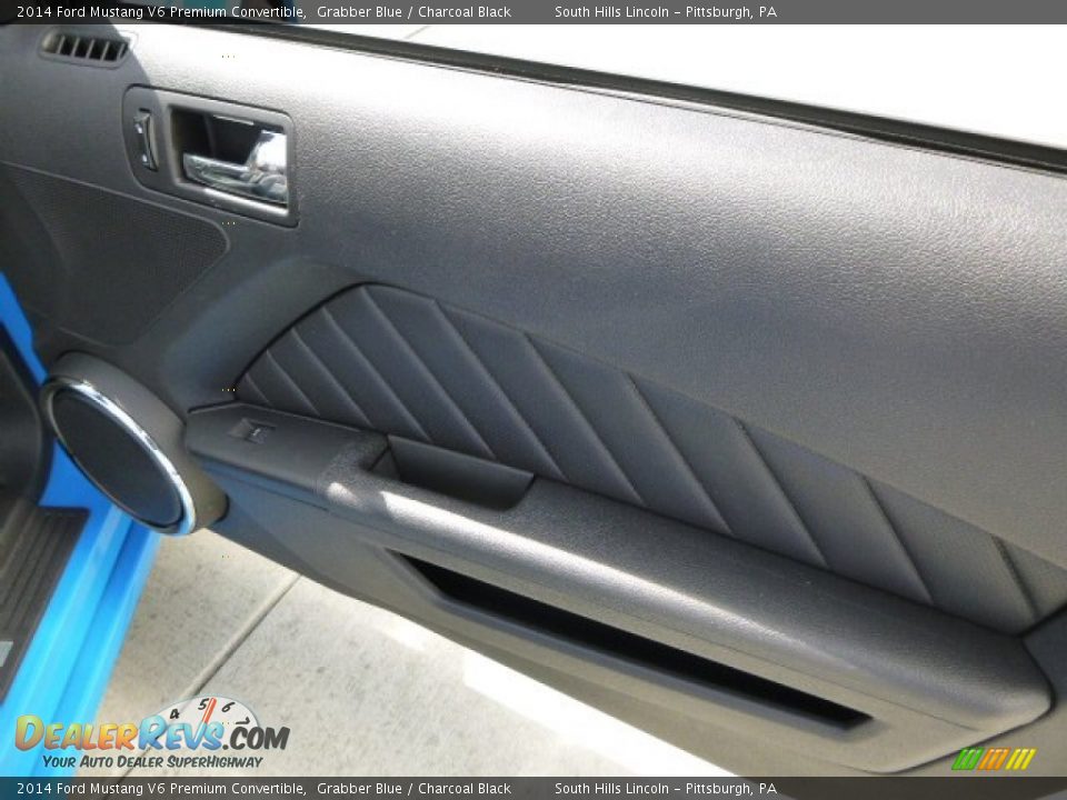 2014 Ford Mustang V6 Premium Convertible Grabber Blue / Charcoal Black Photo #13