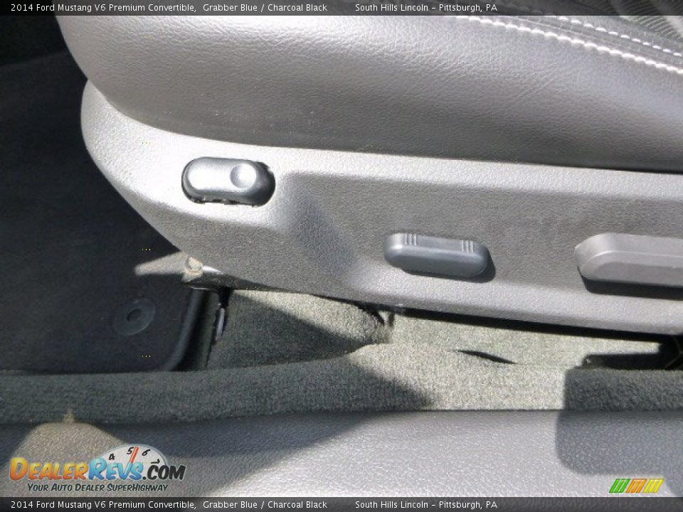 2014 Ford Mustang V6 Premium Convertible Grabber Blue / Charcoal Black Photo #18