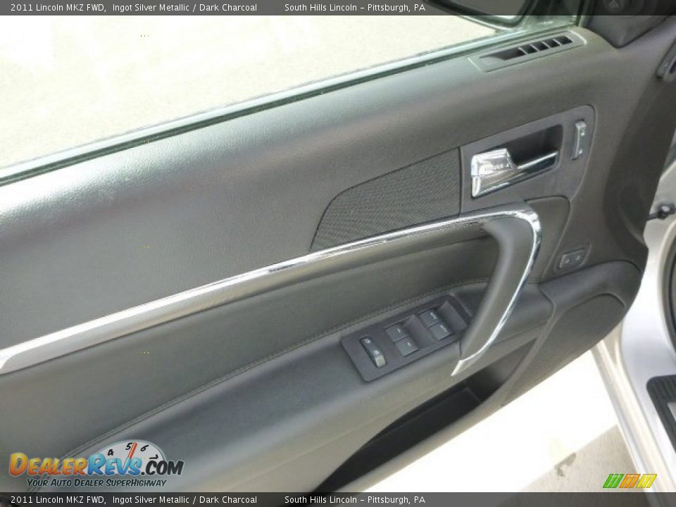 2011 Lincoln MKZ FWD Ingot Silver Metallic / Dark Charcoal Photo #17