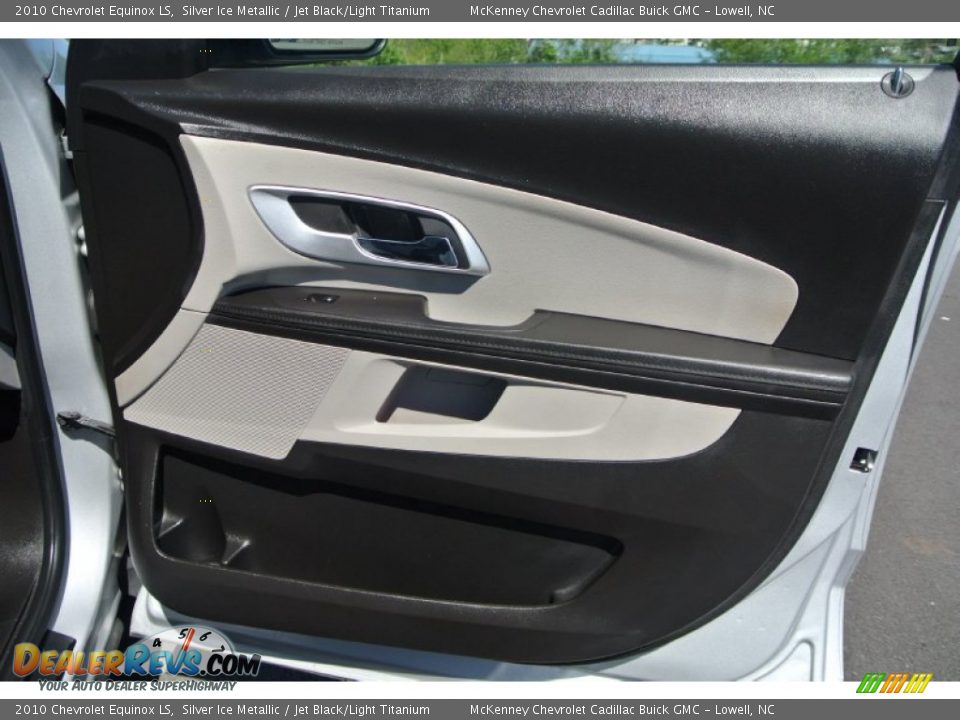 2010 Chevrolet Equinox LS Silver Ice Metallic / Jet Black/Light Titanium Photo #19