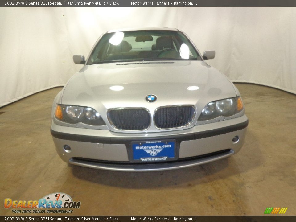 2002 BMW 3 Series 325i Sedan Titanium Silver Metallic / Black Photo #2