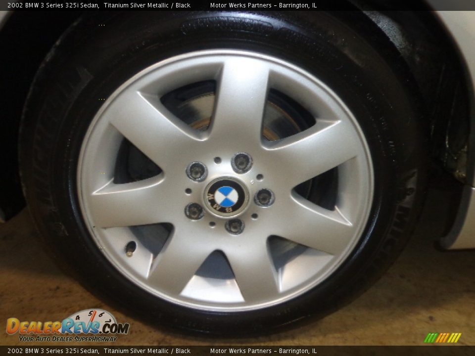 2002 BMW 3 Series 325i Sedan Titanium Silver Metallic / Black Photo #9