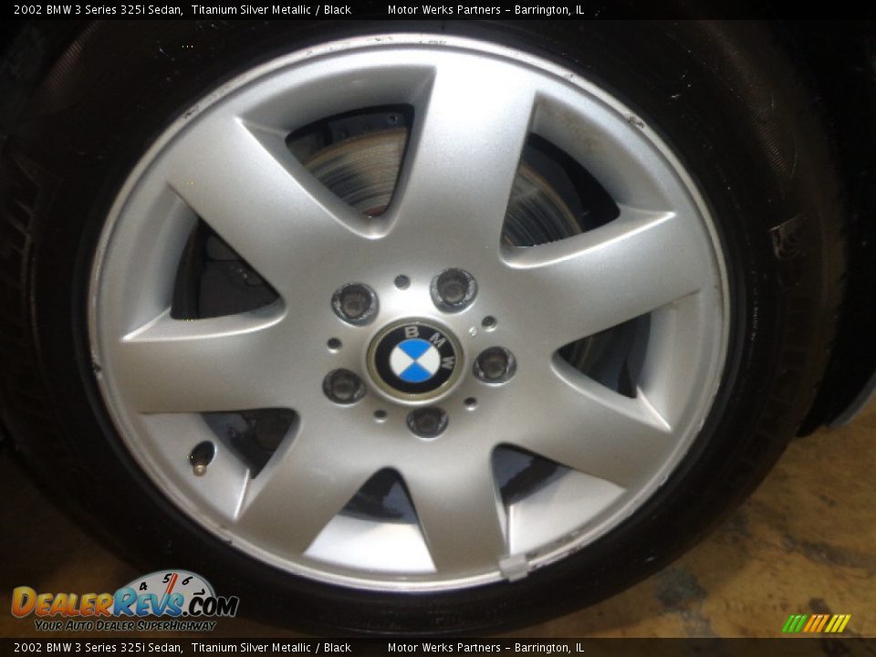 2002 BMW 3 Series 325i Sedan Titanium Silver Metallic / Black Photo #10