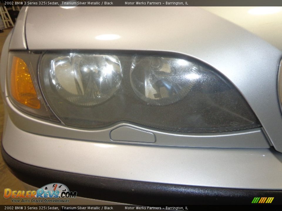 2002 BMW 3 Series 325i Sedan Titanium Silver Metallic / Black Photo #11