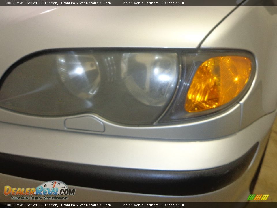 2002 BMW 3 Series 325i Sedan Titanium Silver Metallic / Black Photo #12