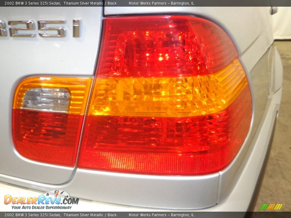 2002 BMW 3 Series 325i Sedan Titanium Silver Metallic / Black Photo #14