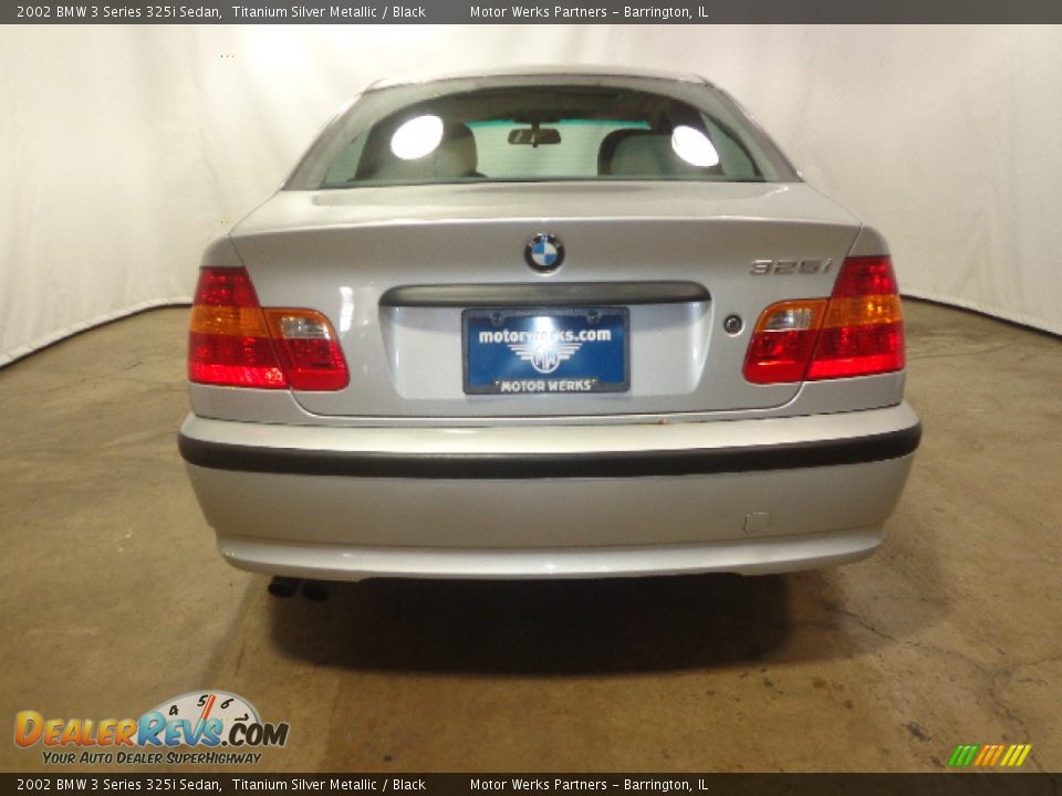 2002 BMW 3 Series 325i Sedan Titanium Silver Metallic / Black Photo #17