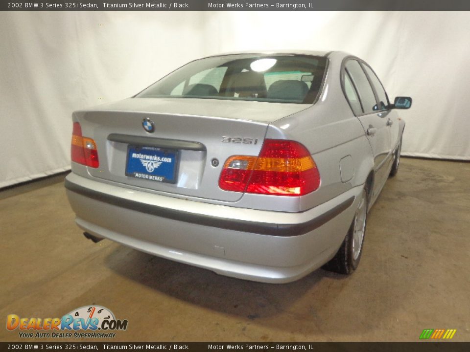 2002 BMW 3 Series 325i Sedan Titanium Silver Metallic / Black Photo #18