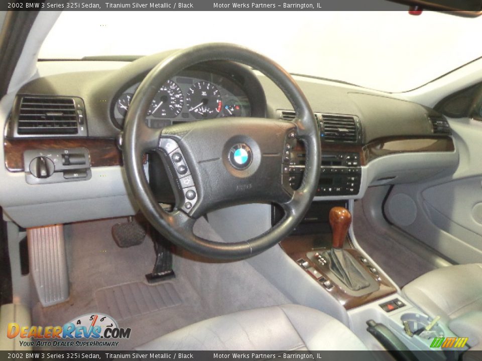 2002 BMW 3 Series 325i Sedan Titanium Silver Metallic / Black Photo #26