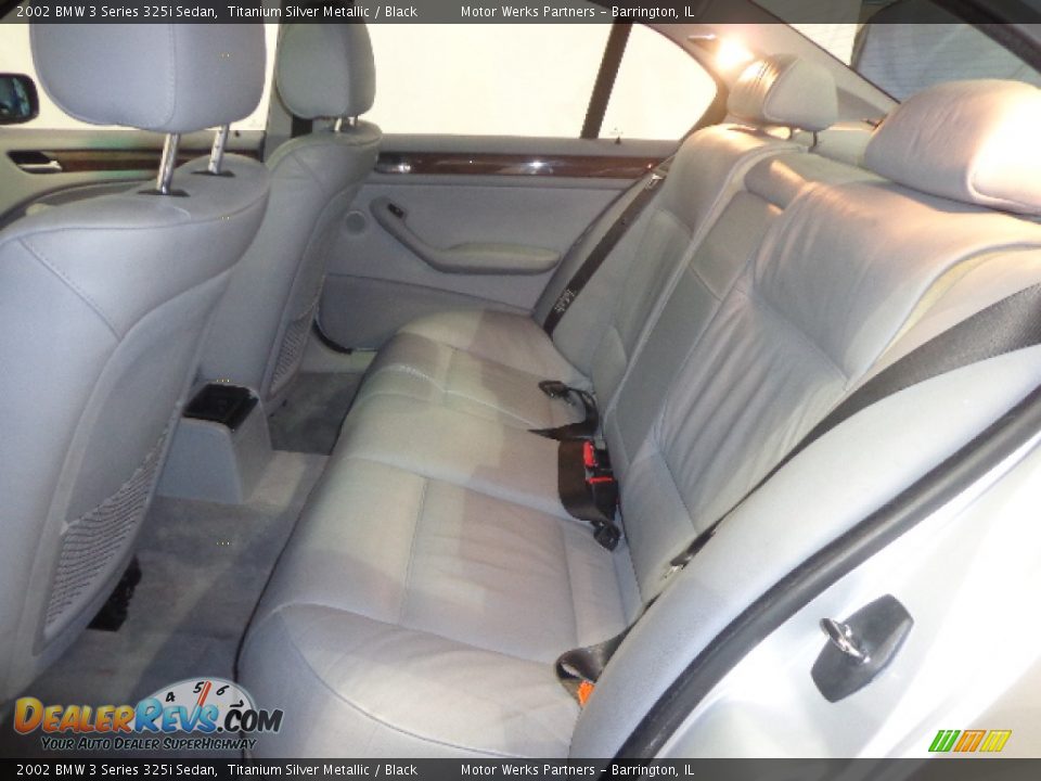 2002 BMW 3 Series 325i Sedan Titanium Silver Metallic / Black Photo #31