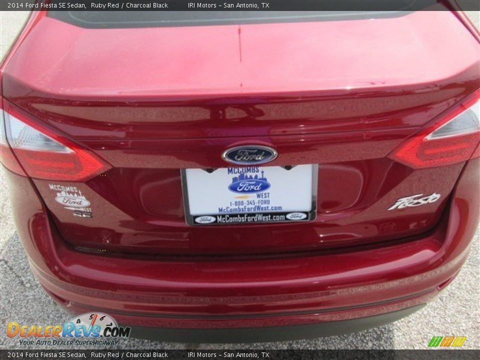 2014 Ford Fiesta SE Sedan Ruby Red / Charcoal Black Photo #5