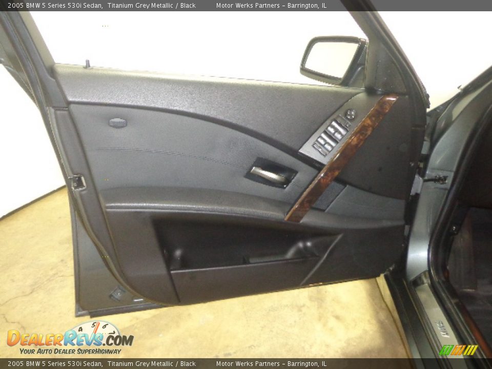 2005 BMW 5 Series 530i Sedan Titanium Grey Metallic / Black Photo #21