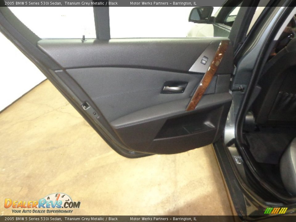 2005 BMW 5 Series 530i Sedan Titanium Grey Metallic / Black Photo #27