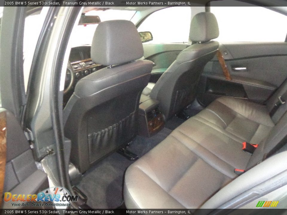 2005 BMW 5 Series 530i Sedan Titanium Grey Metallic / Black Photo #28