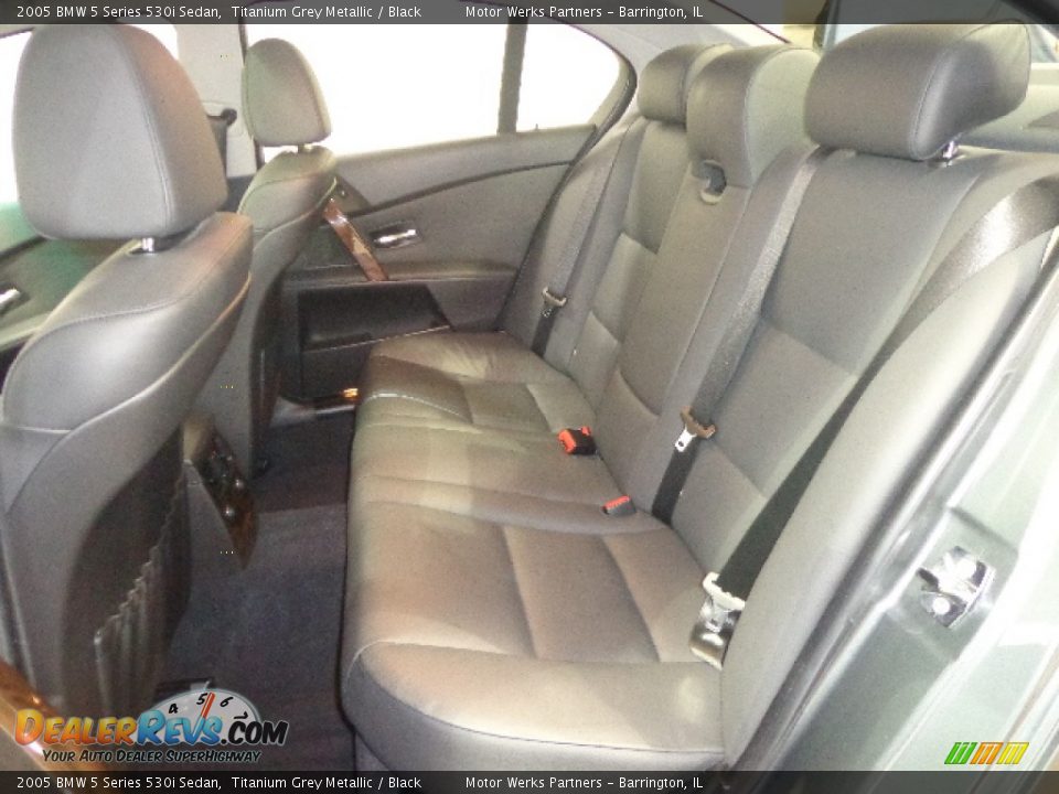 2005 BMW 5 Series 530i Sedan Titanium Grey Metallic / Black Photo #29