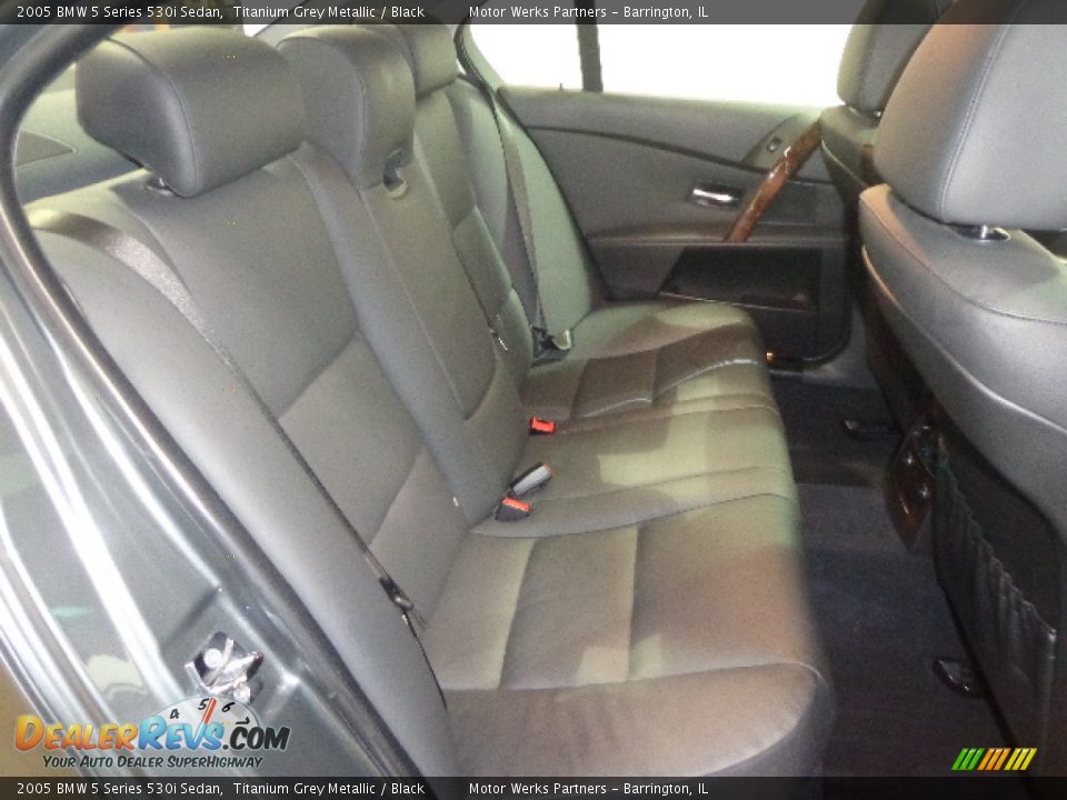 2005 BMW 5 Series 530i Sedan Titanium Grey Metallic / Black Photo #31