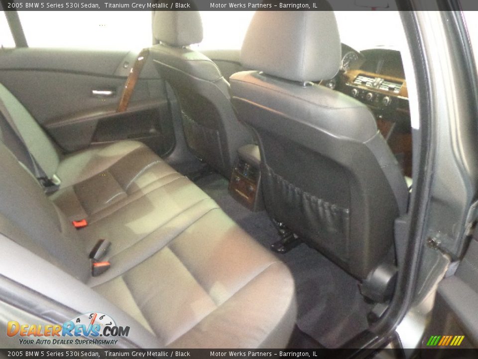 2005 BMW 5 Series 530i Sedan Titanium Grey Metallic / Black Photo #32
