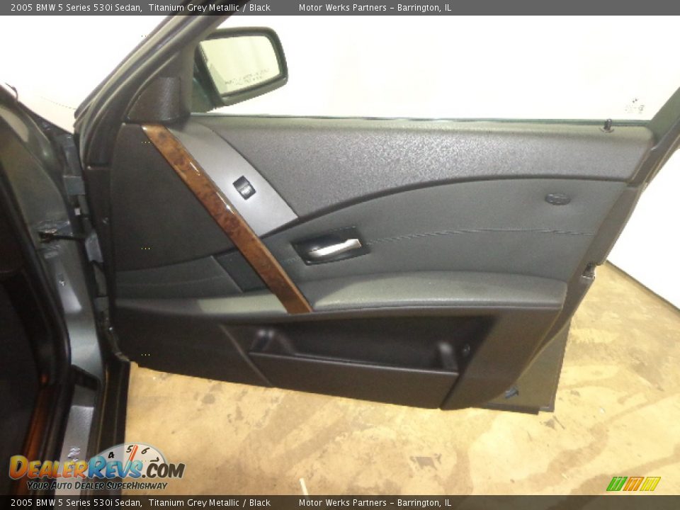 2005 BMW 5 Series 530i Sedan Titanium Grey Metallic / Black Photo #36