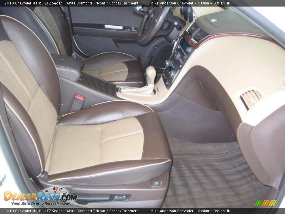 2010 Chevrolet Malibu LTZ Sedan White Diamond Tricoat / Cocoa/Cashmere Photo #10