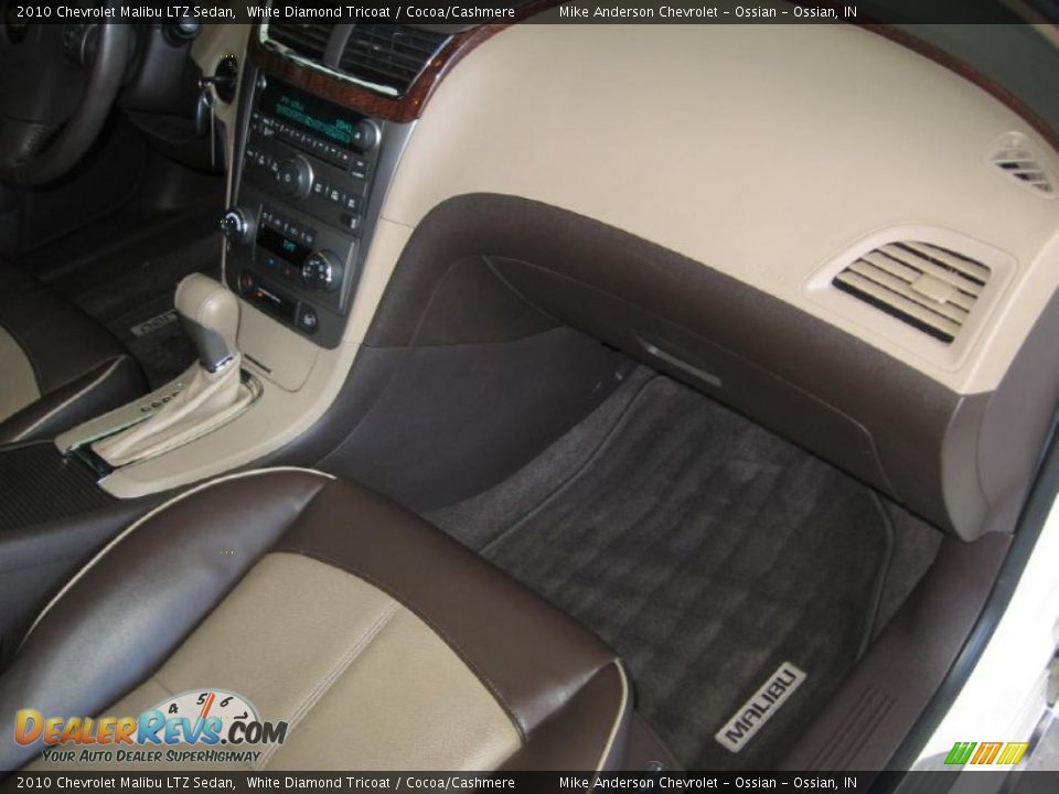 2010 Chevrolet Malibu LTZ Sedan White Diamond Tricoat / Cocoa/Cashmere Photo #12