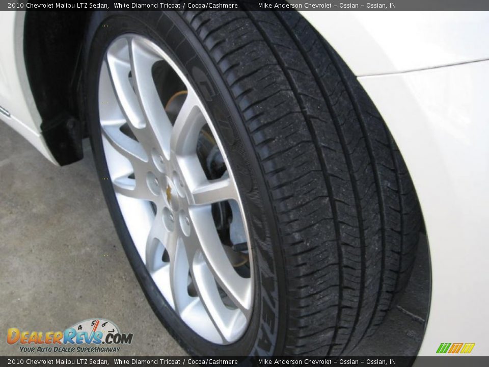 2010 Chevrolet Malibu LTZ Sedan White Diamond Tricoat / Cocoa/Cashmere Photo #20