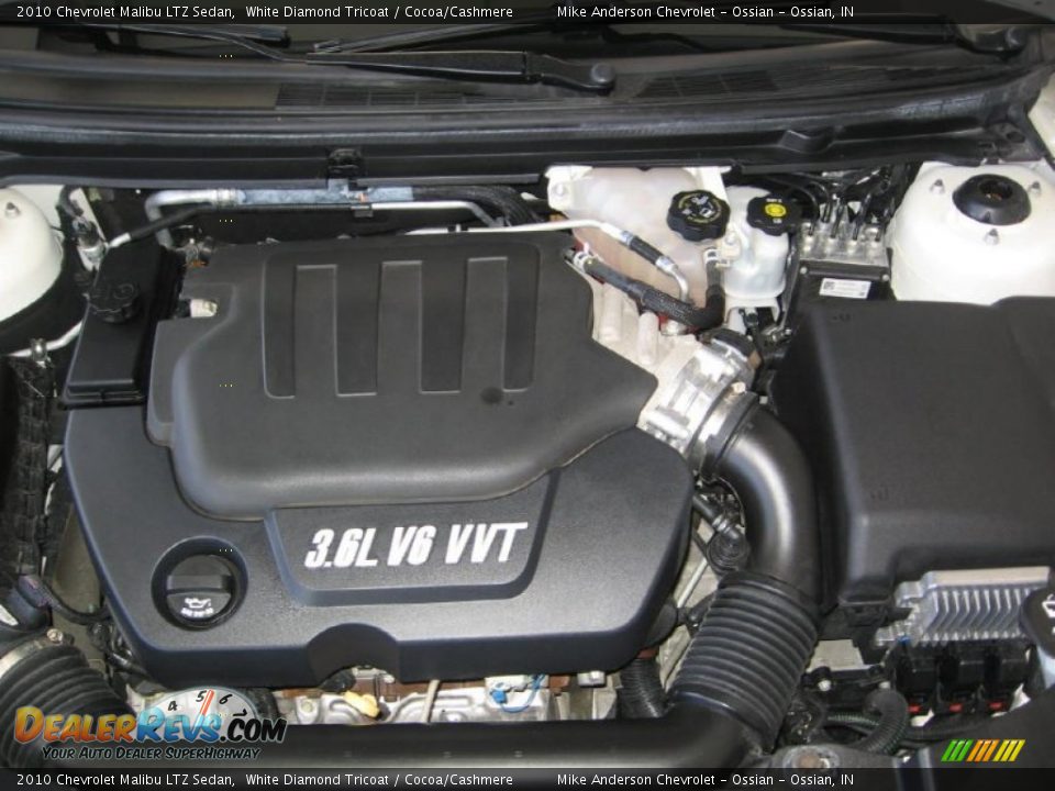 2010 Chevrolet Malibu LTZ Sedan White Diamond Tricoat / Cocoa/Cashmere Photo #21