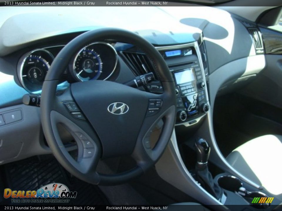 2013 Hyundai Sonata Limited Midnight Black / Gray Photo #9