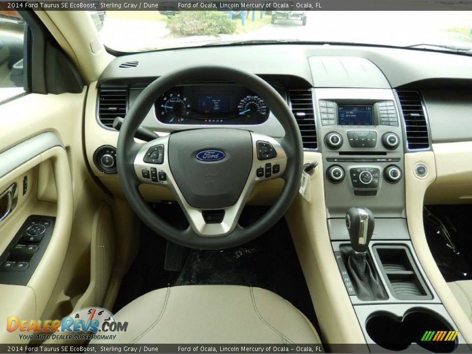 Dashboard of 2014 Ford Taurus SE EcoBoost Photo #8