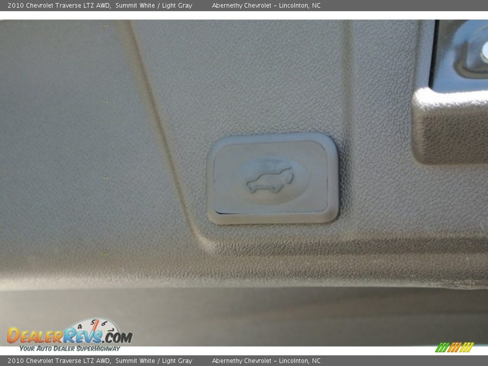 2010 Chevrolet Traverse LTZ AWD Summit White / Light Gray Photo #21