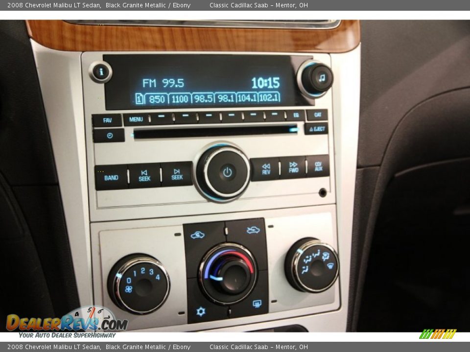 Controls of 2008 Chevrolet Malibu LT Sedan Photo #9