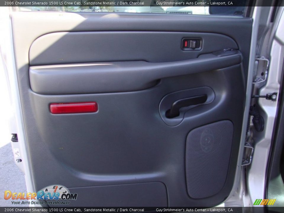 2006 Chevrolet Silverado 1500 LS Crew Cab Sandstone Metallic / Dark Charcoal Photo #23