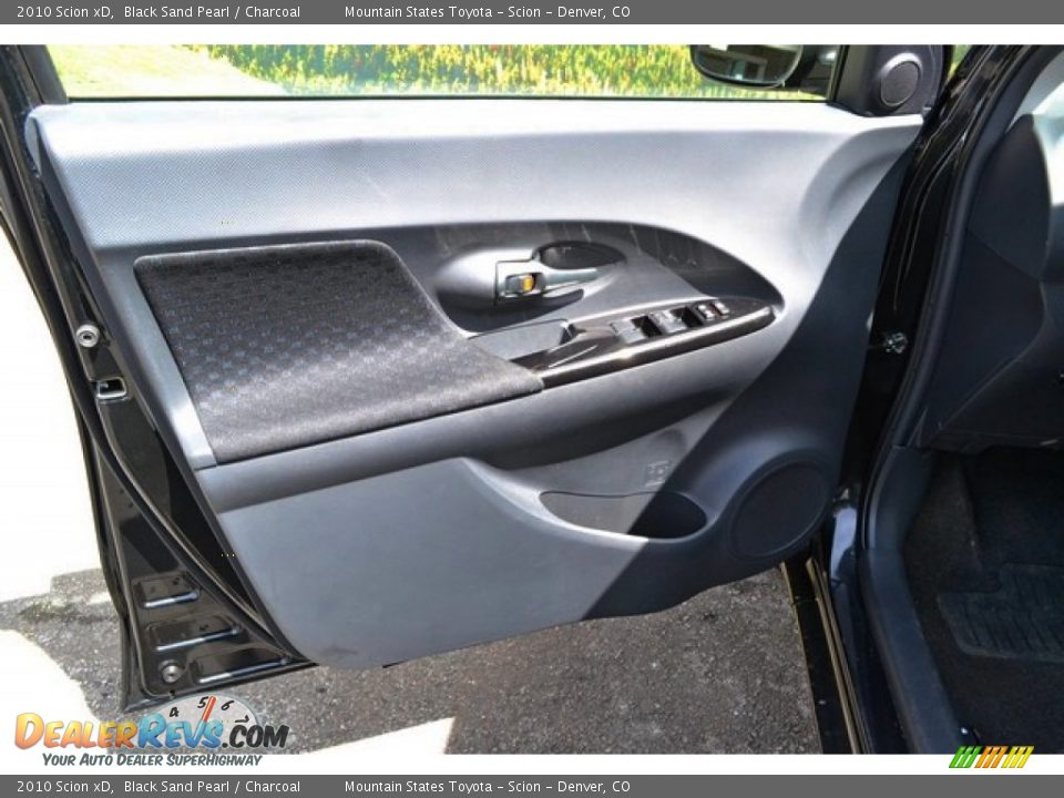 2010 Scion xD Black Sand Pearl / Charcoal Photo #21