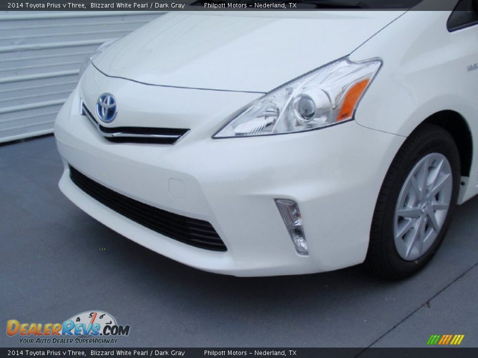 2014 Toyota Prius v Three Blizzard White Pearl / Dark Gray Photo #11