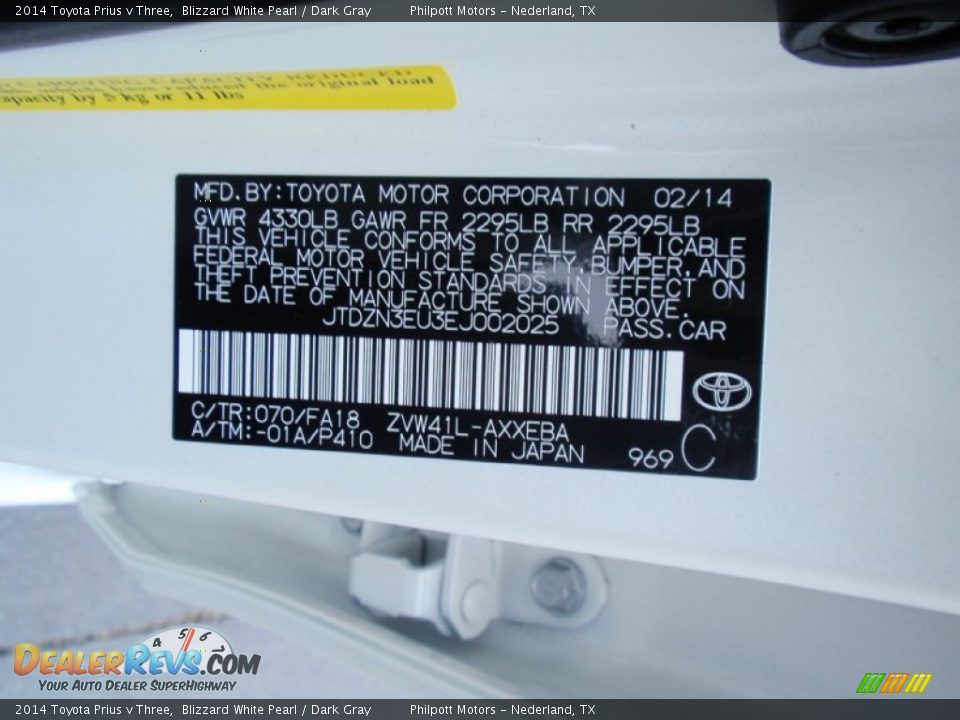 2014 Toyota Prius v Three Blizzard White Pearl / Dark Gray Photo #30